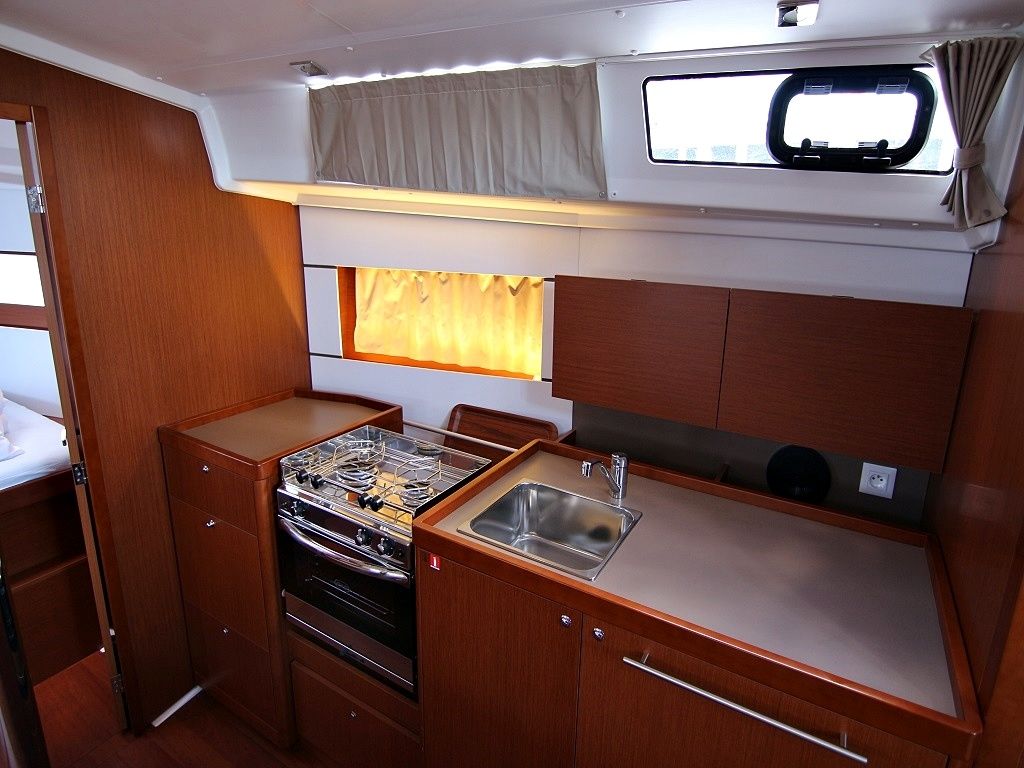 Beneteau Oceanis 38 | Ariela