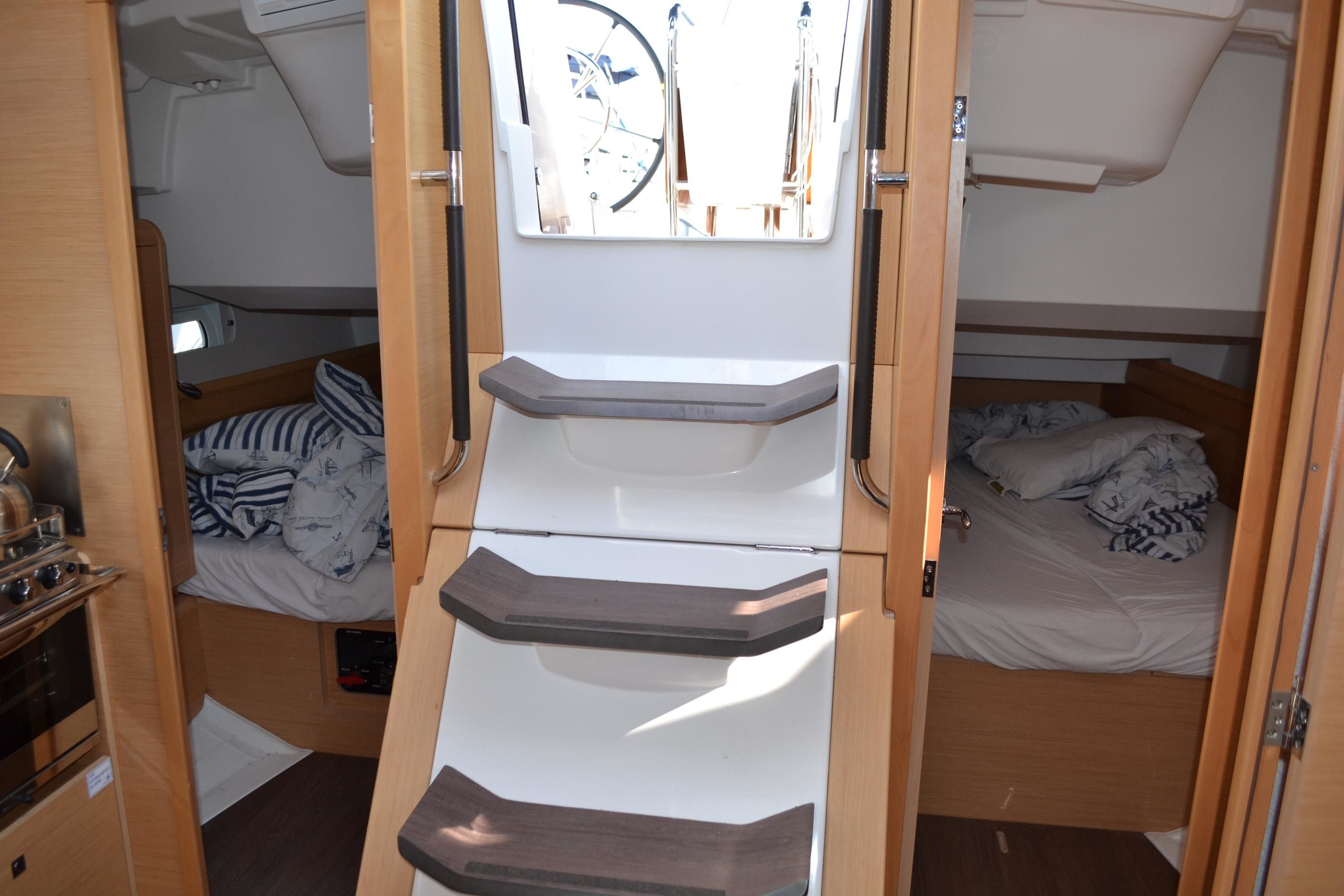 Jeanneau Sun Odyssey 419 | Tumbleweed