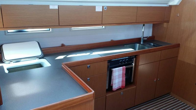 Bavaria Cruiser 46 | Pinot Gris