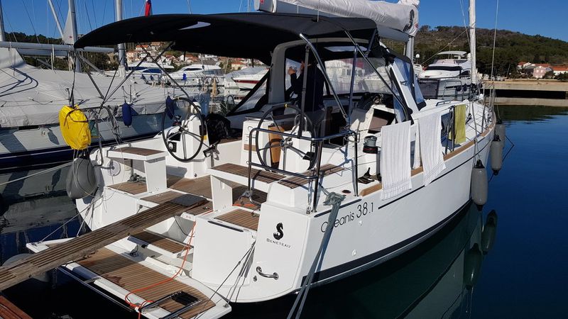 Beneteau Oceanis 38 | Mici