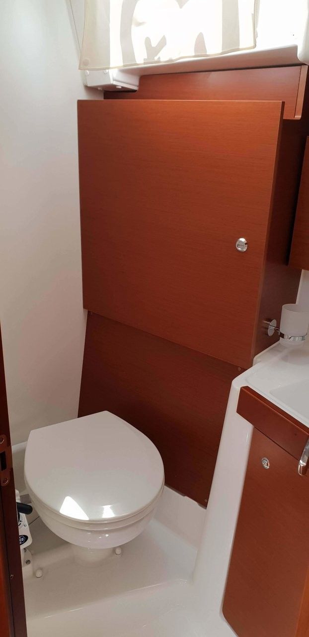 Beneteau Oceanis 38 | Bellona