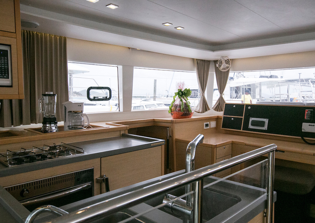 Lagoon 450 F | King Lewis