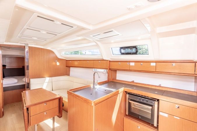 Bavaria Cruiser 37 | New Beginnings