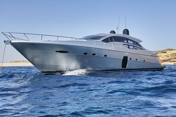 Pershing 72 | Legendary
