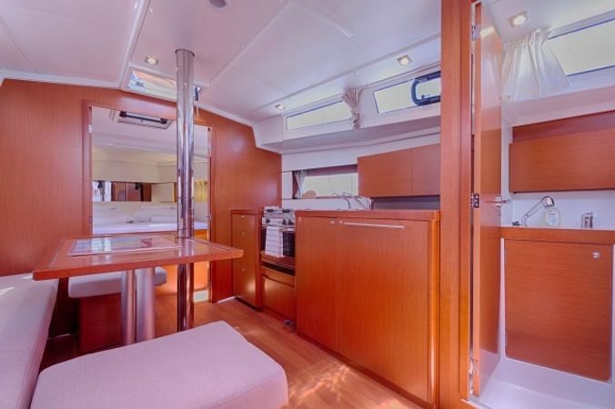 Beneteau Oceanis 38 | Mare Nostrum 2