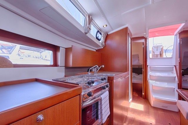 Beneteau Oceanis 38 | Mare Nostrum 2
