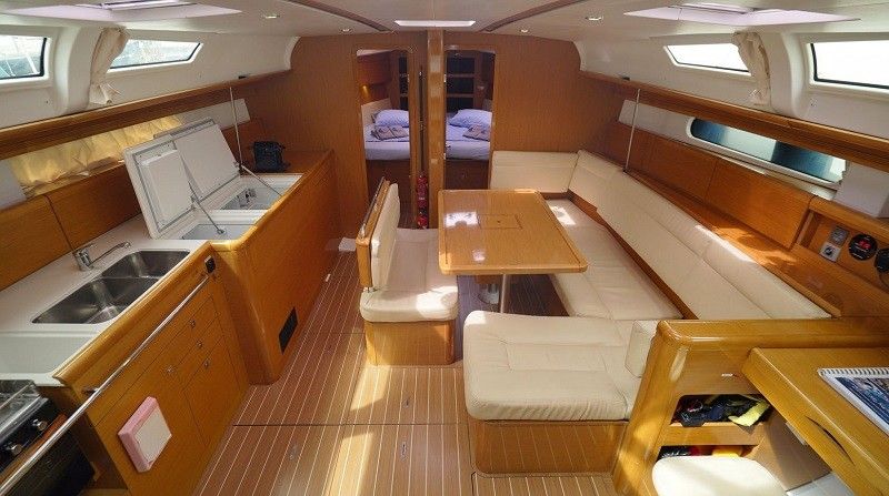 Jeanneau Sun Odyssey 44i | Night and Day