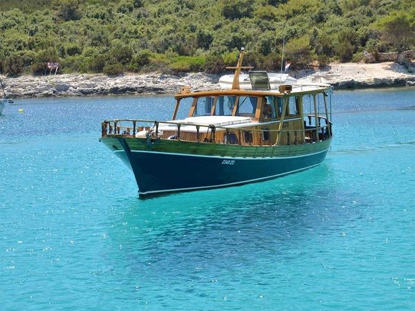 Custom Built 40 | Tiho