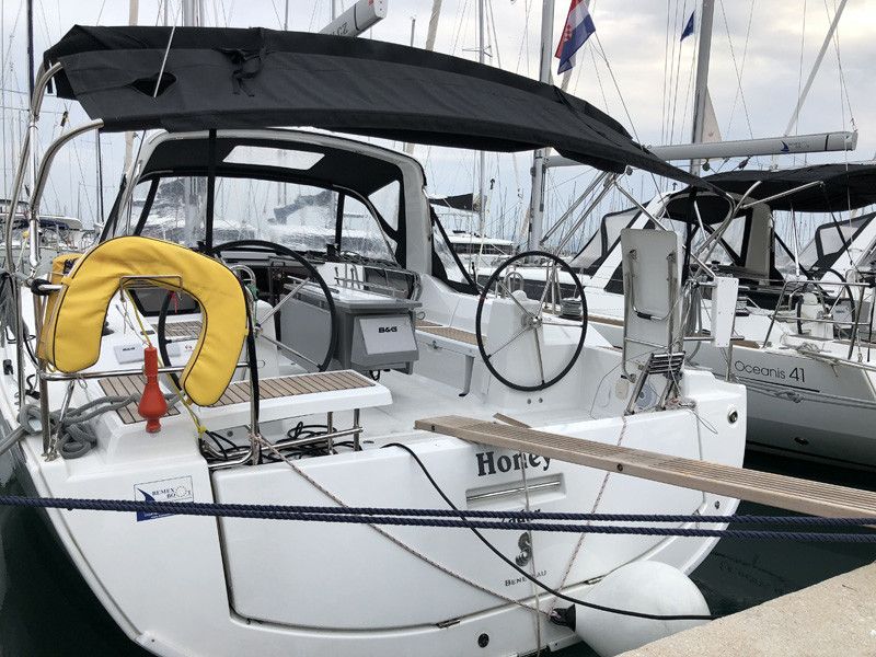 Beneteau Oceanis 41.1 | Honey