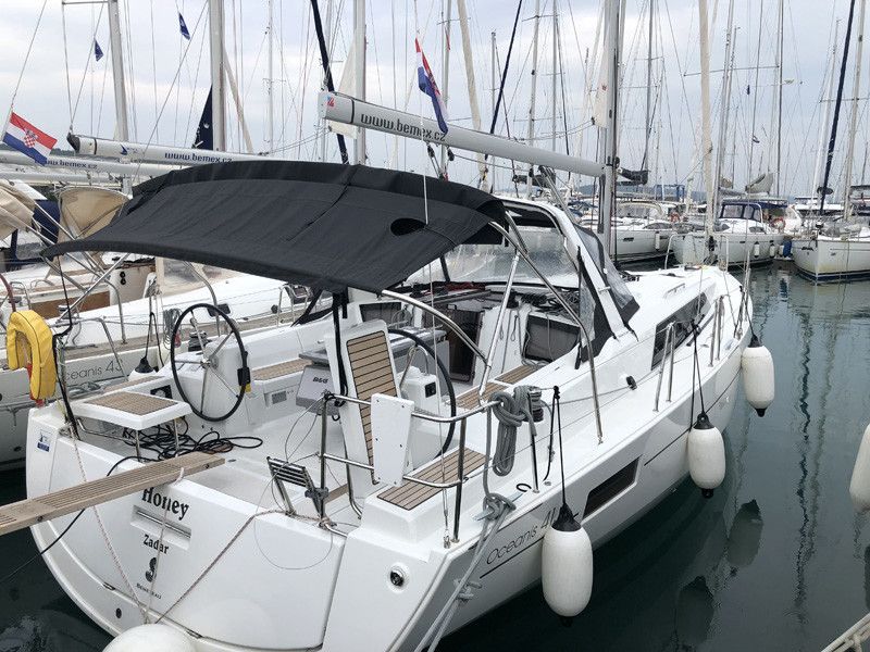 Beneteau Oceanis 41.1 | Honey