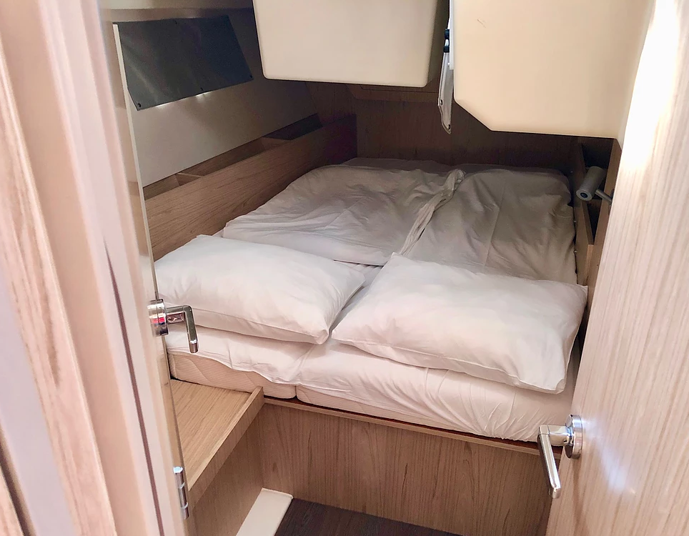 Beneteau Oceanis 41.1 | Honey