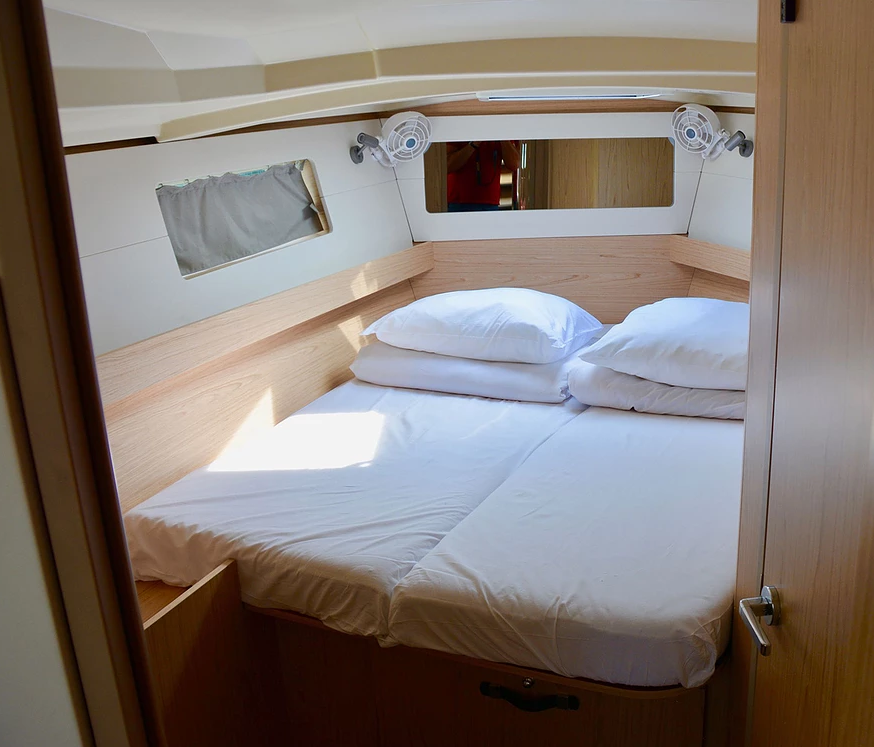 Beneteau Oceanis 41.1 | Honey