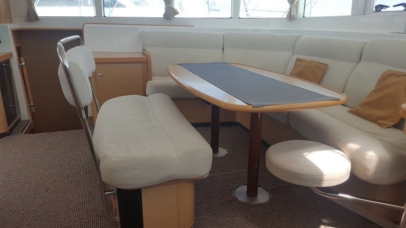 Lagoon 440 | Strawberry