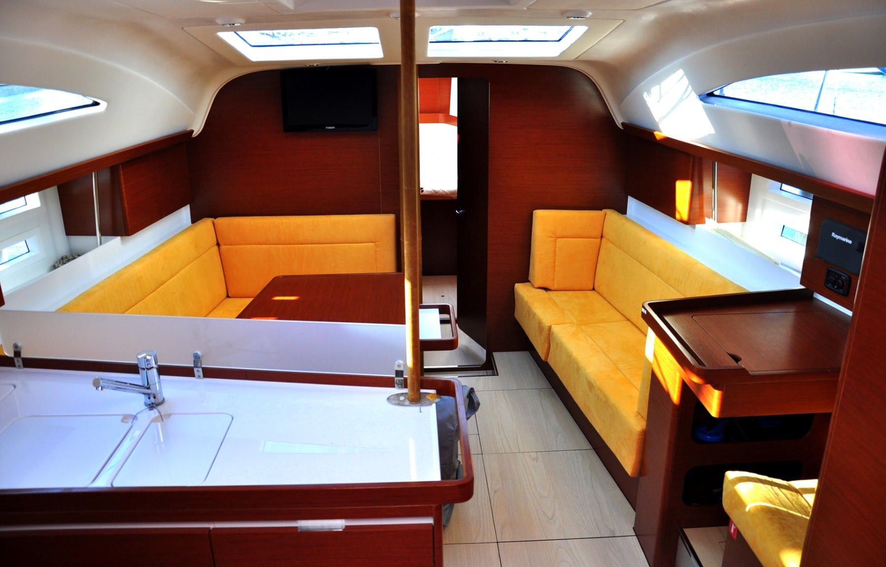 Elan 444 | Beauty AS