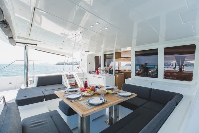 Lagoon 52 F | Blue Moon