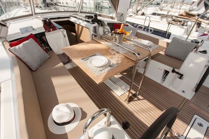 Beneteau Oceanis 41.1 | Foreigner
