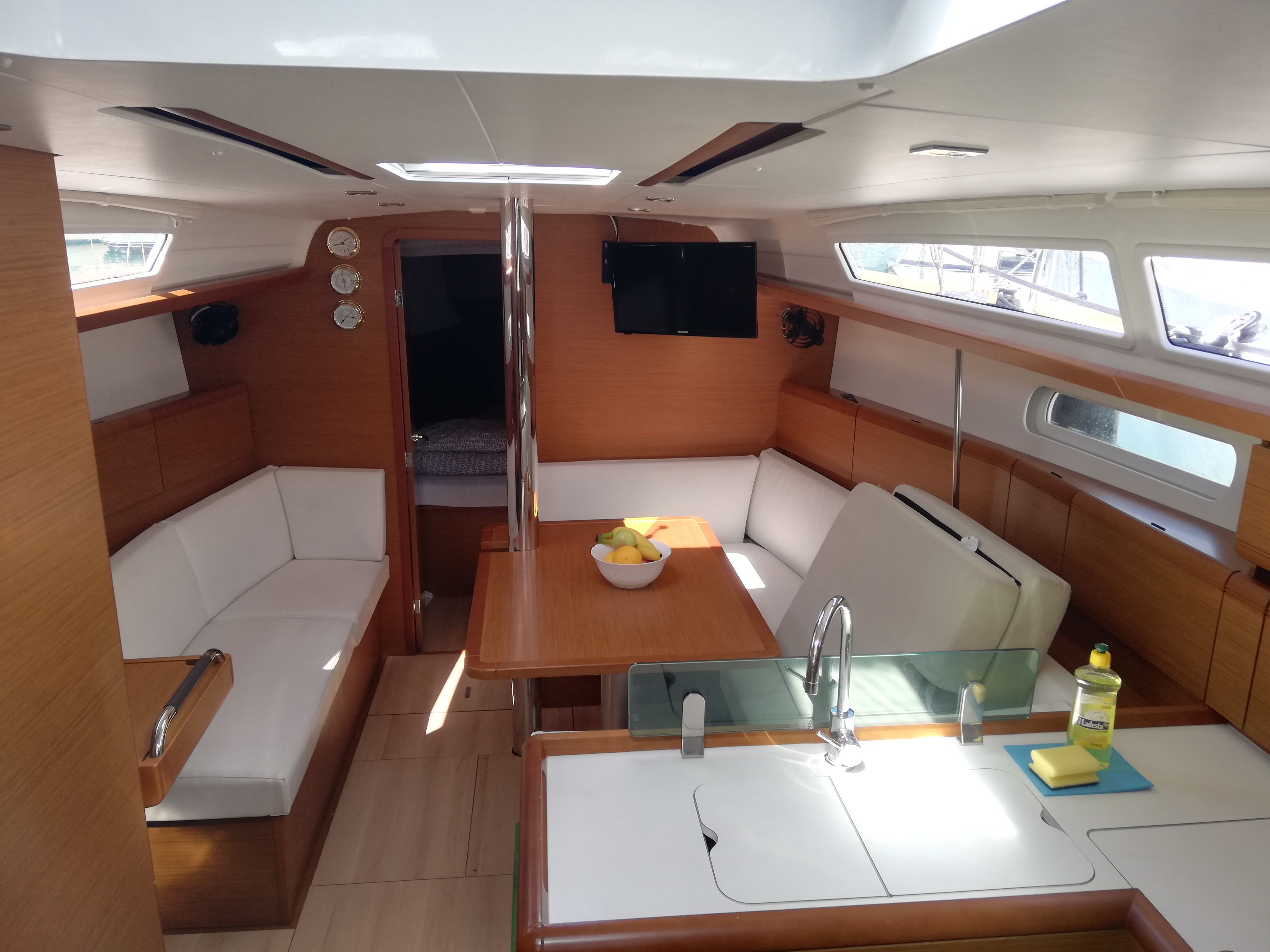 Jeanneau Sun Odyssey 389 | Amadeus