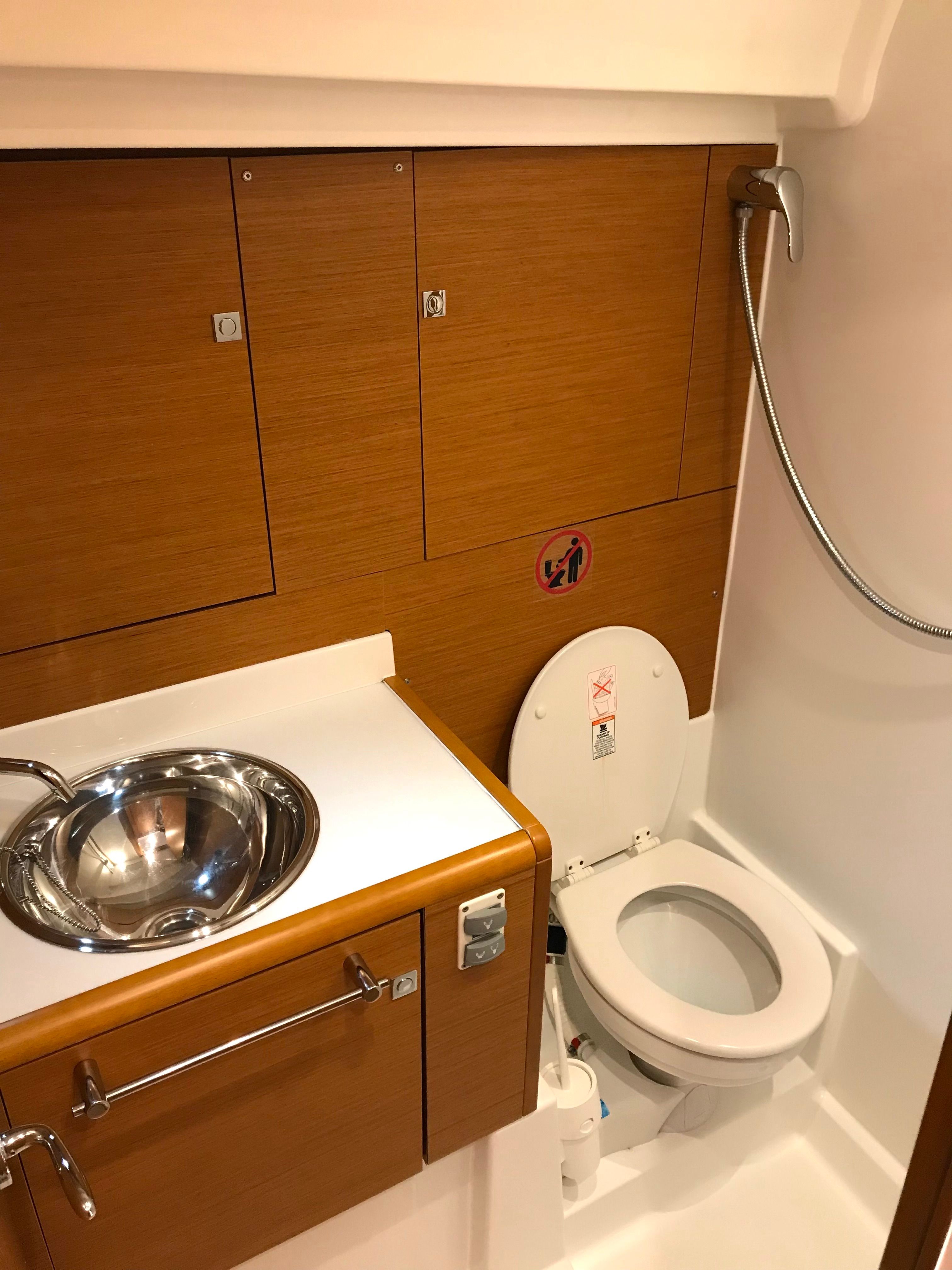 Jeanneau Sun Odyssey 449 | Asante