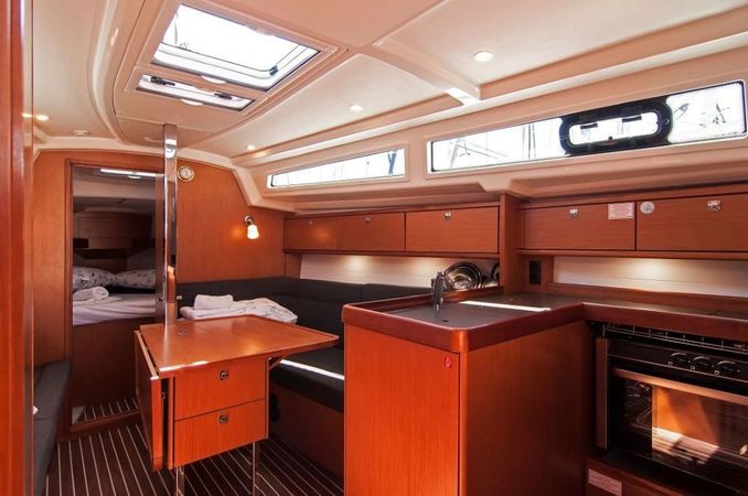 Bavaria Cruiser 34 | Adria Tina