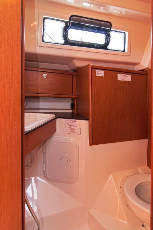 Bavaria Cruiser 34 | Adria Tina