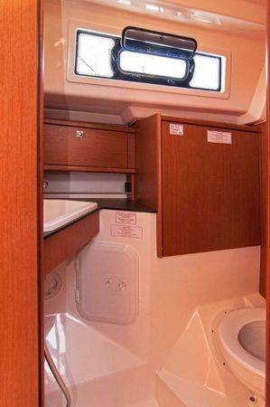 Bavaria Cruiser 34 | Adria Tina