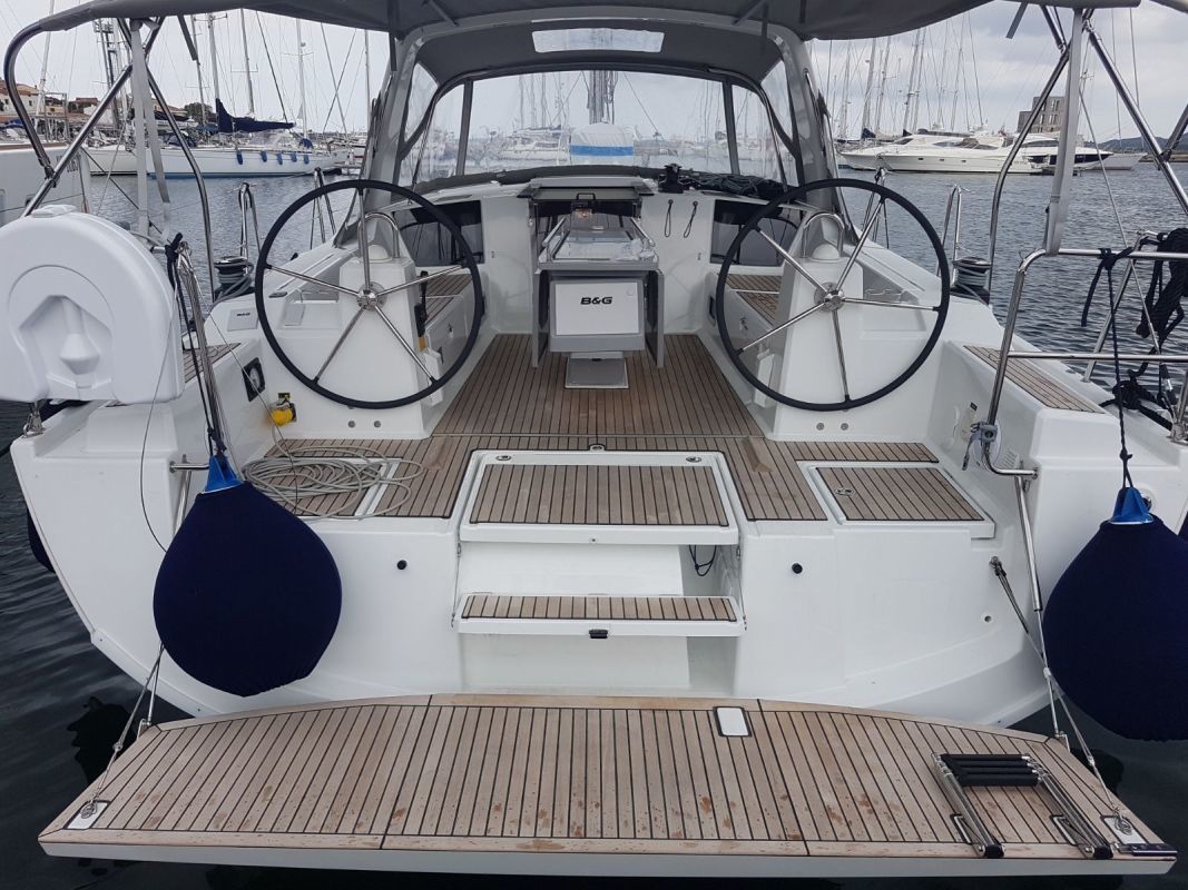 Beneteau Oceanis 41.1 | Gloria