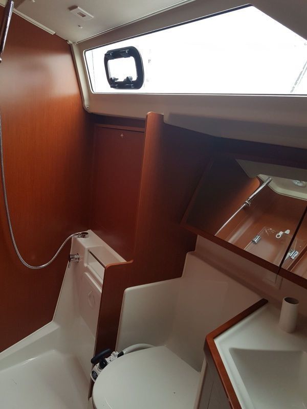 Beneteau Oceanis 41.1 | Gloria