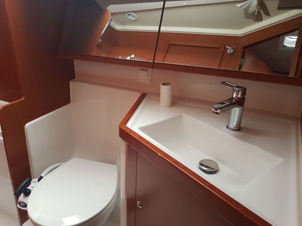 Beneteau Oceanis 41.1 | Gloria