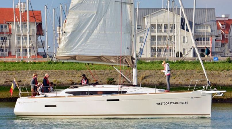 Jeanneau Sun Odyssey 389 | Dakiri