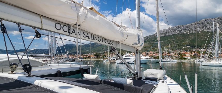 Beneteau Sense 50 | Waypoint 1