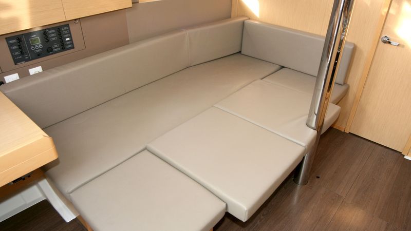 Beneteau Oceanis 38 | Olli