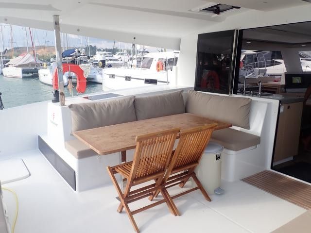 Fountaine Pajot Lucia 40 | Kinara
