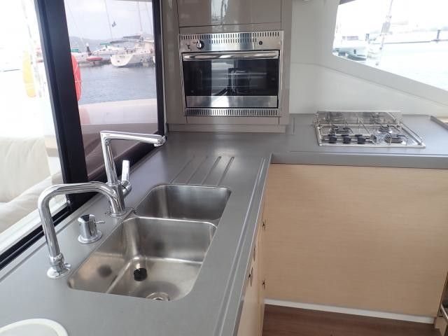 Fountaine Pajot Lucia 40 | Kinara