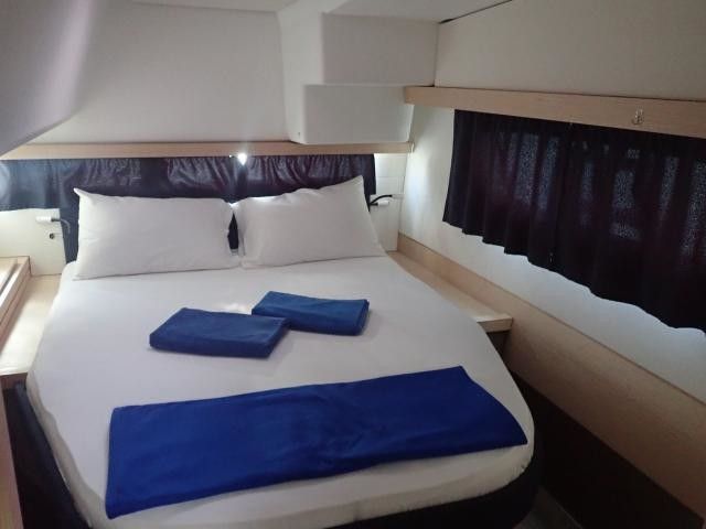 Fountaine Pajot Lucia 40 | Kinara