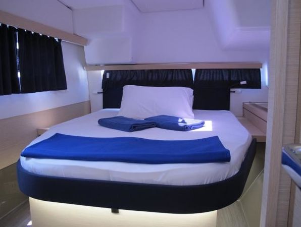 Fountaine Pajot Lucia 40 | Kinara