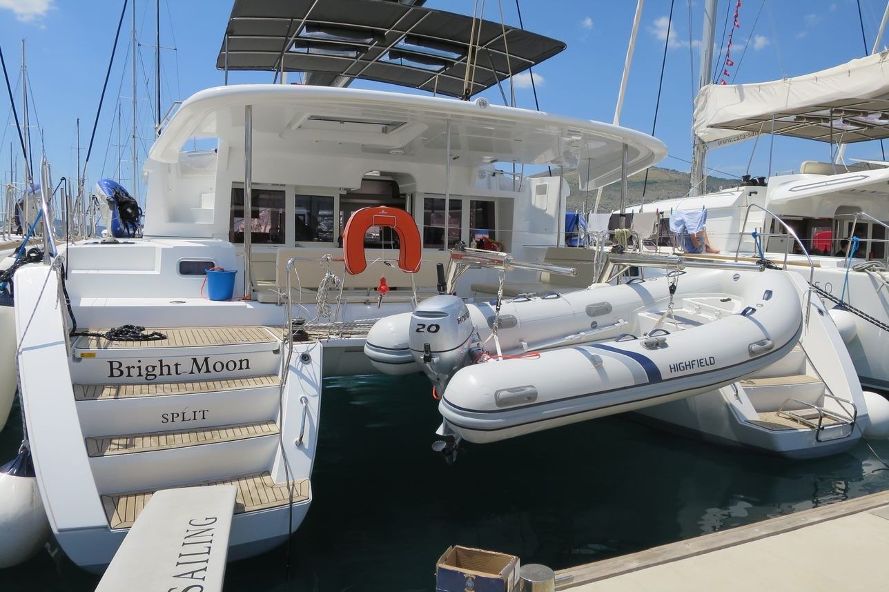 Lagoon 450 F | Bright Moon