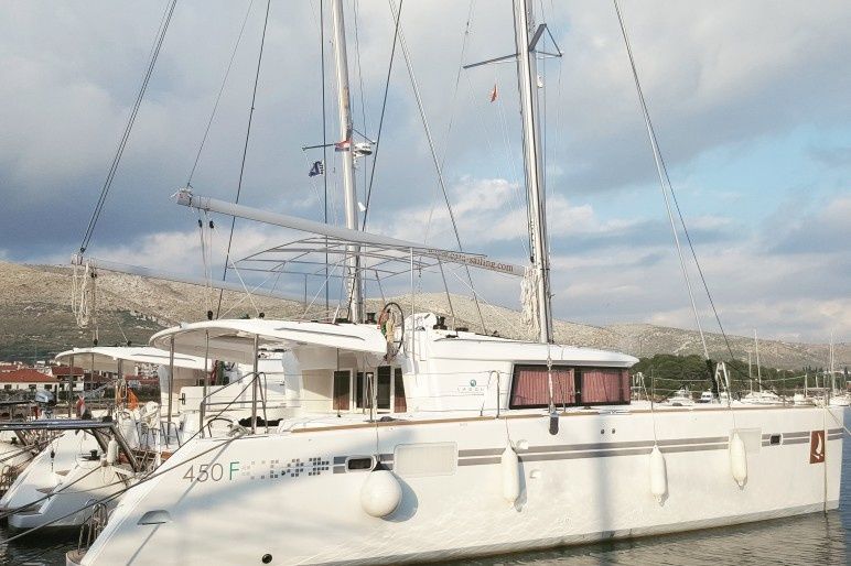 Lagoon 450 F | Bright Moon