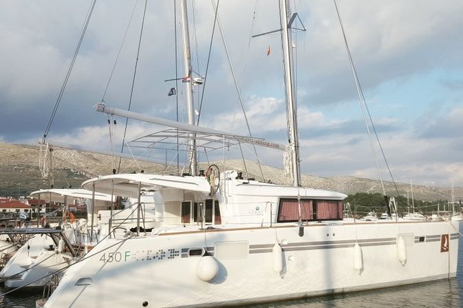Lagoon 450 F | Bright Moon