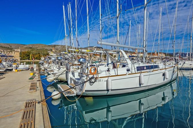 Beneteau Oceanis 38 | Pleasure
