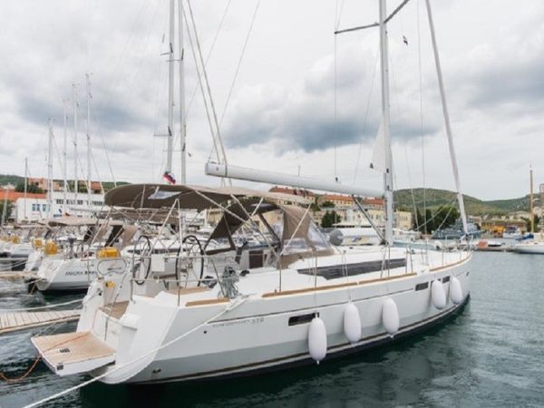 Jeanneau Sun Odyssey 519 | Purple Rain