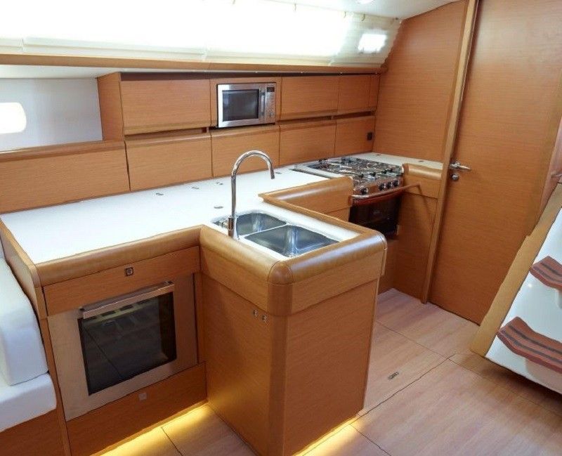 Jeanneau Sun Odyssey 519 | Purple Rain