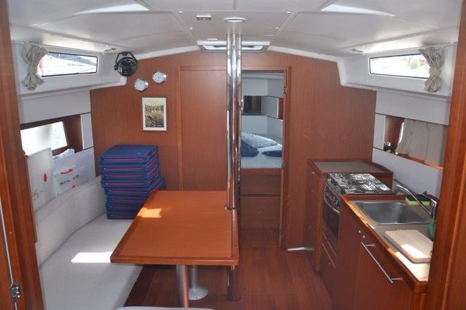 Beneteau Oceanis 38 | Naima