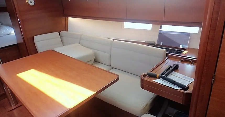 Dufour 382 | Les Troyens8
