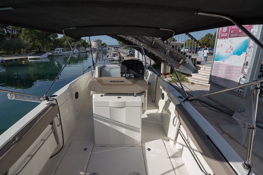 Quicksilver 805 | Open