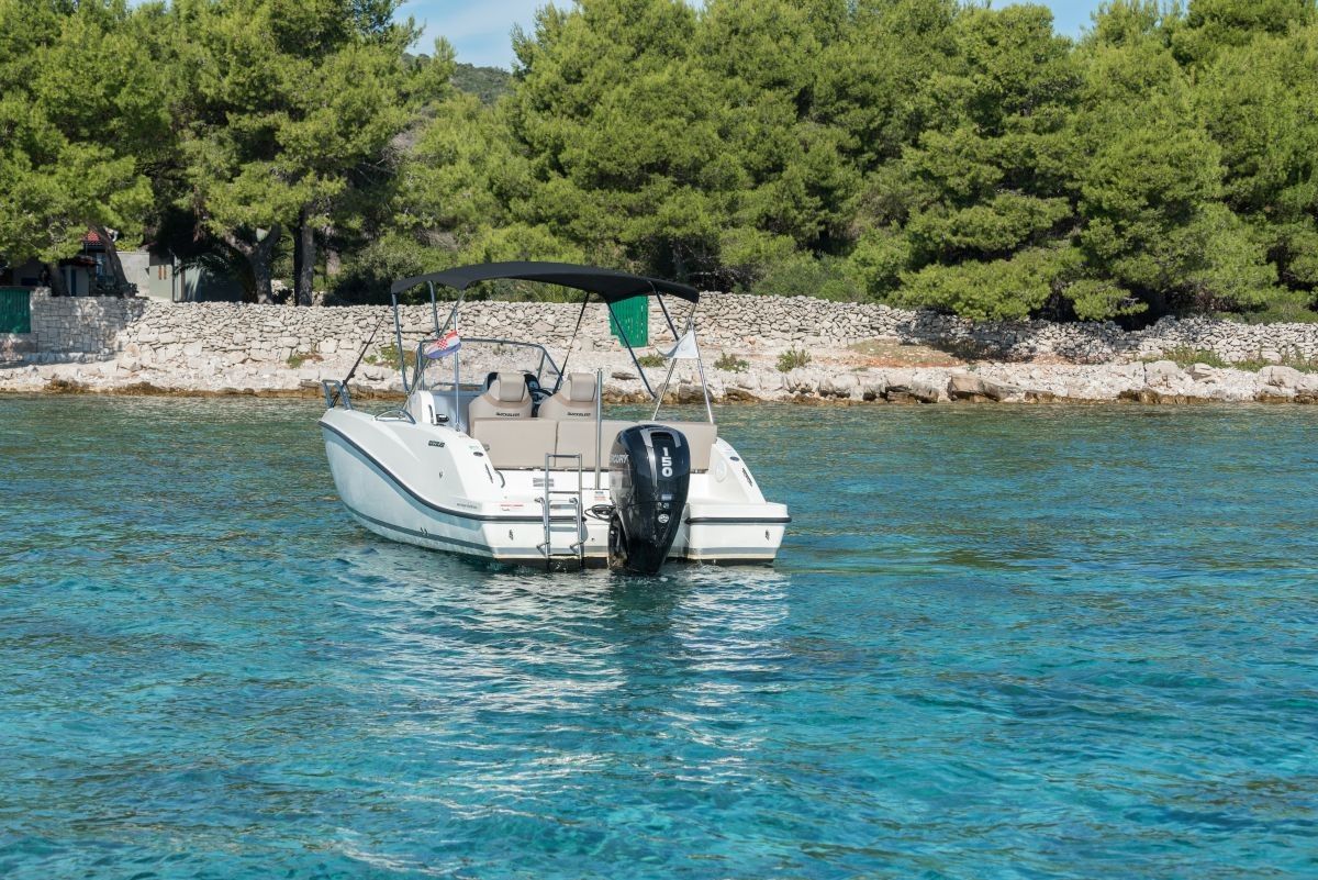 Quicksilver 675 | Open