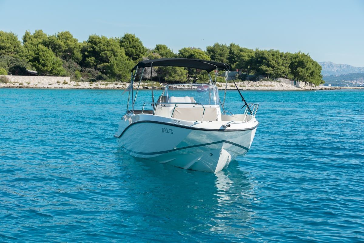 Quicksilver 675 | Open