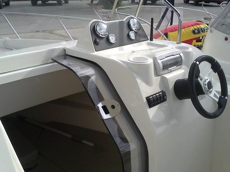 Quicksilver 675 | Open