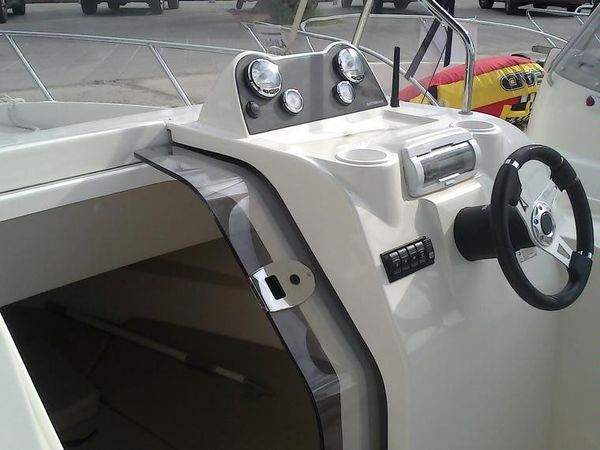 Quicksilver 675 | Open