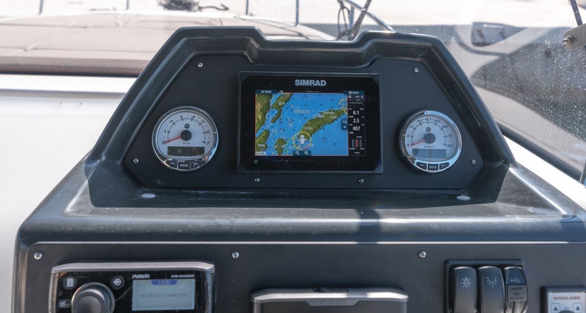 Quicksilver 755 | Sundeck