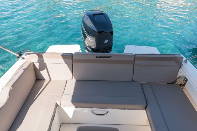 Quicksilver 755 | Sundeck